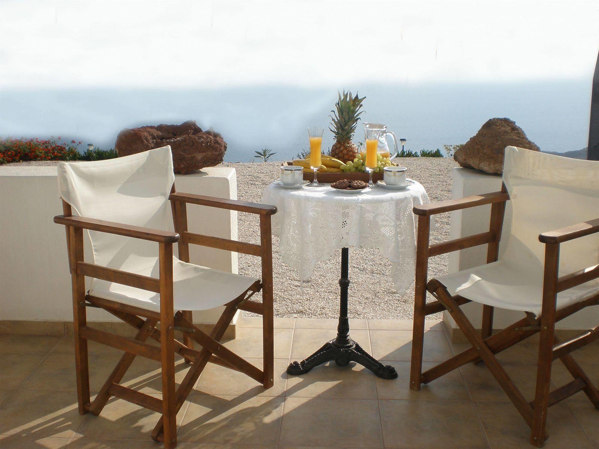 Golden East Apartment Imerovigli (Santorini)