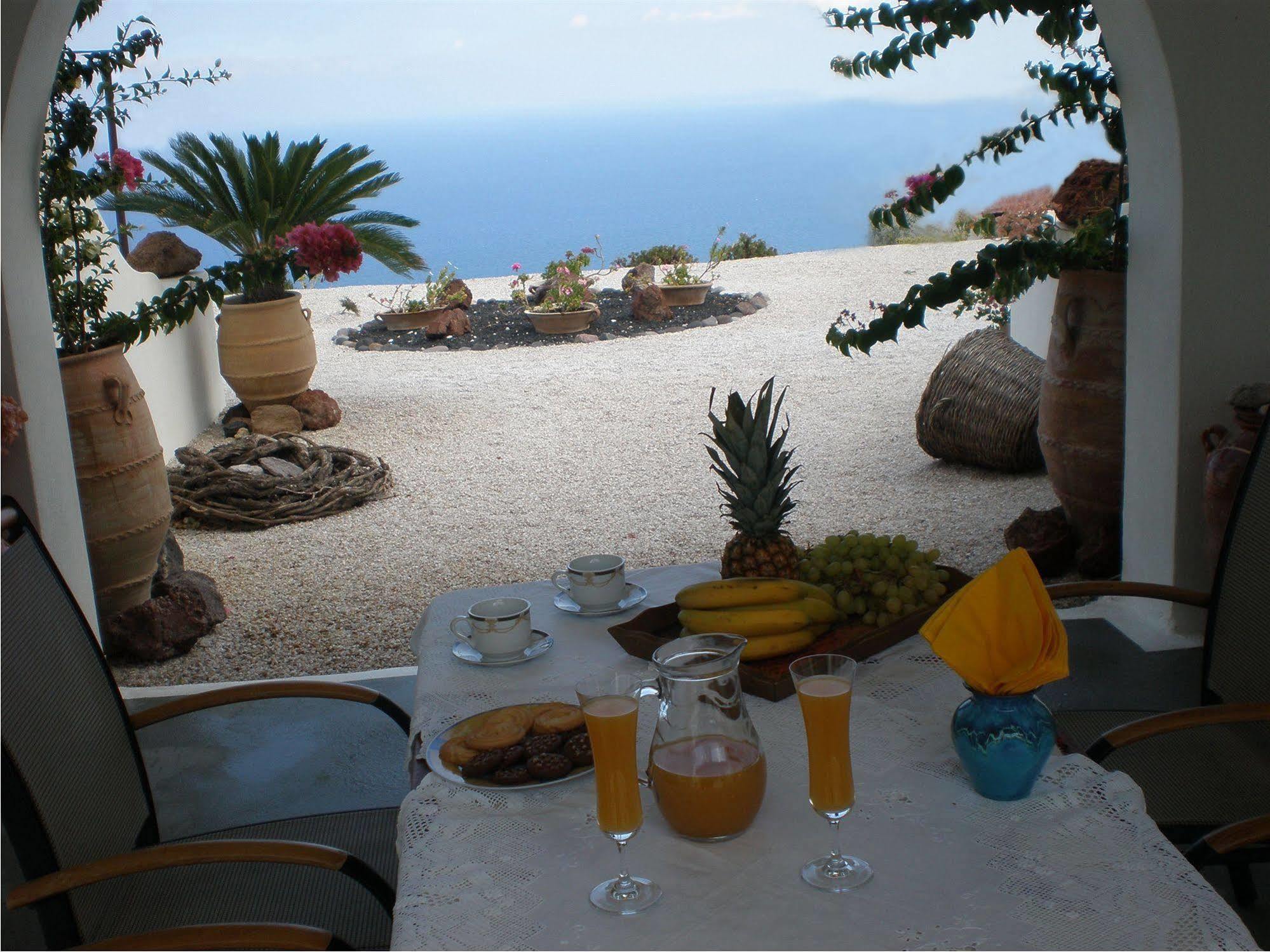 Golden East Imerovigli (Santorini)