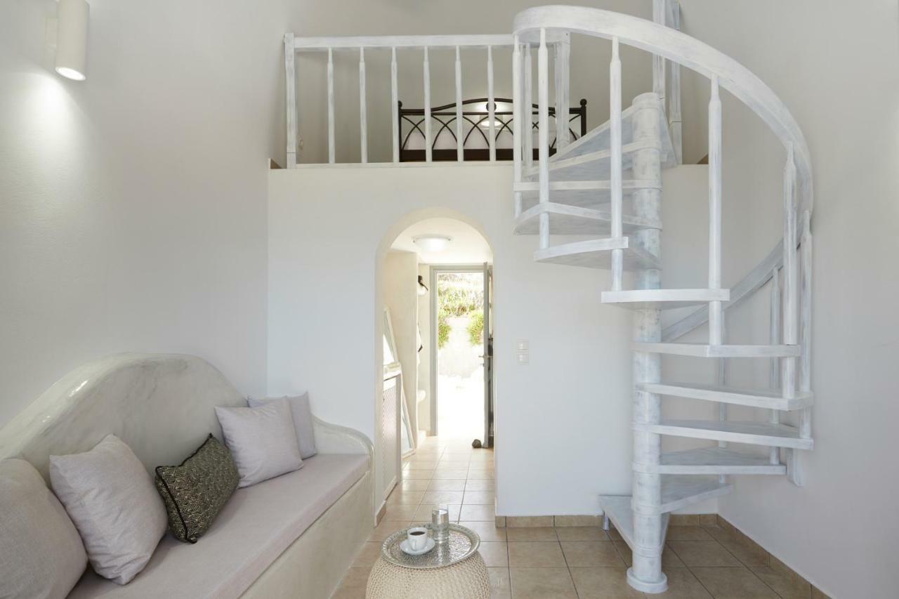 Golden East Apartment Imerovigli (Santorini)